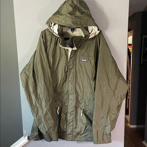 Patagonia Men's Olive Raincoat with Hood